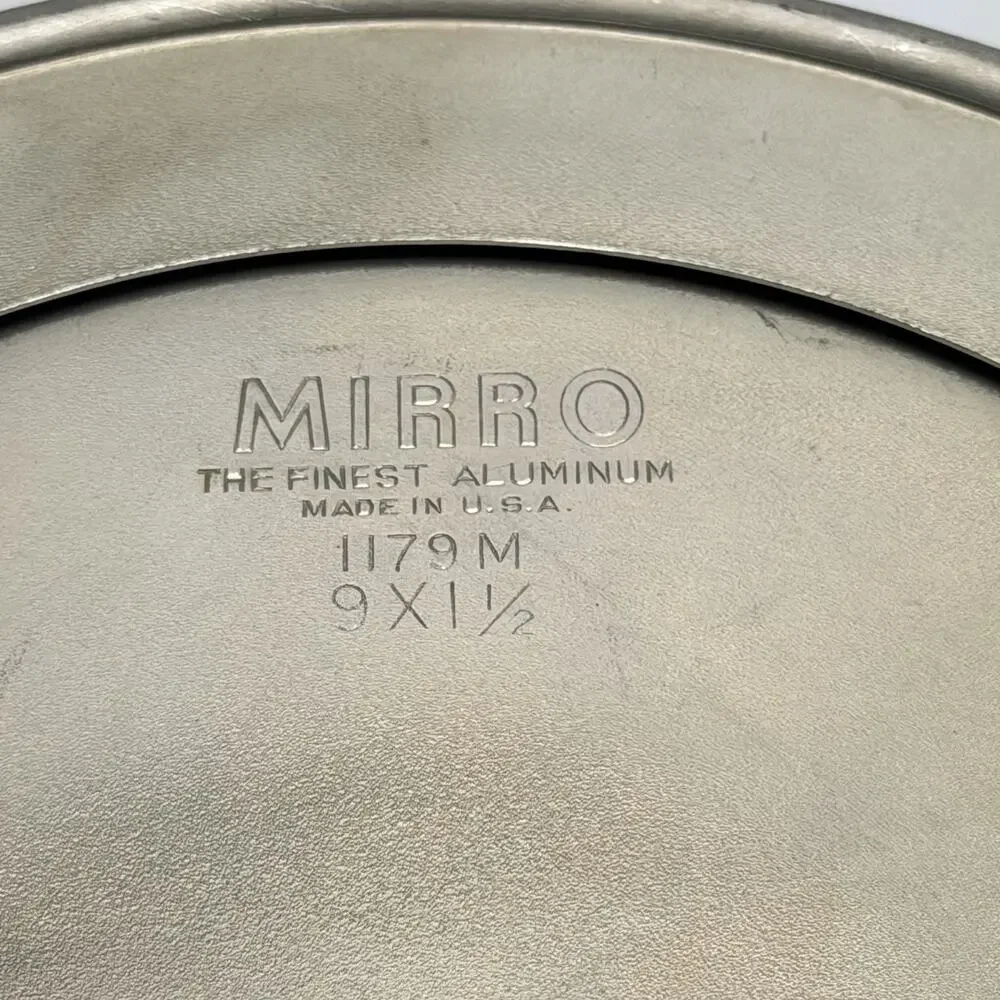 Vintage Mirro Aluminum 9.5” Round Cake Pan 1179M Made in USA Bakeware Spring
